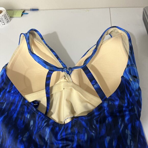 Miraclesuit Blue Patterned One-Piece Suit in Women's Size 14 - Picture 9 of 10